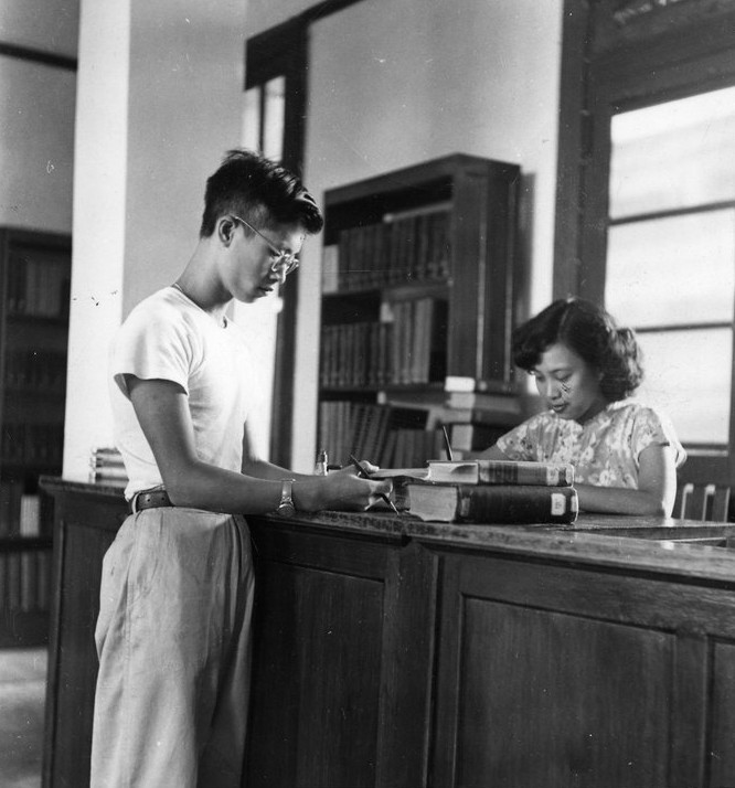 Student studying in Lingnan University library